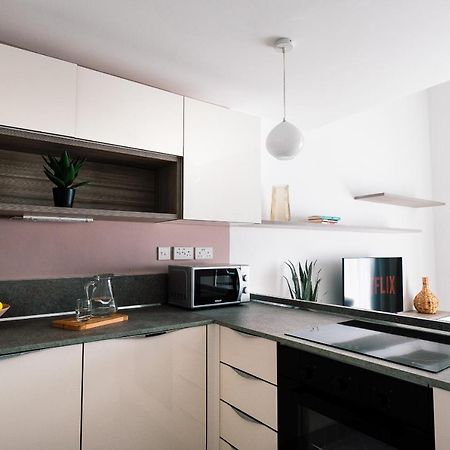 Scenic Seafront Duplex Apartment In Sliema Extérieur photo