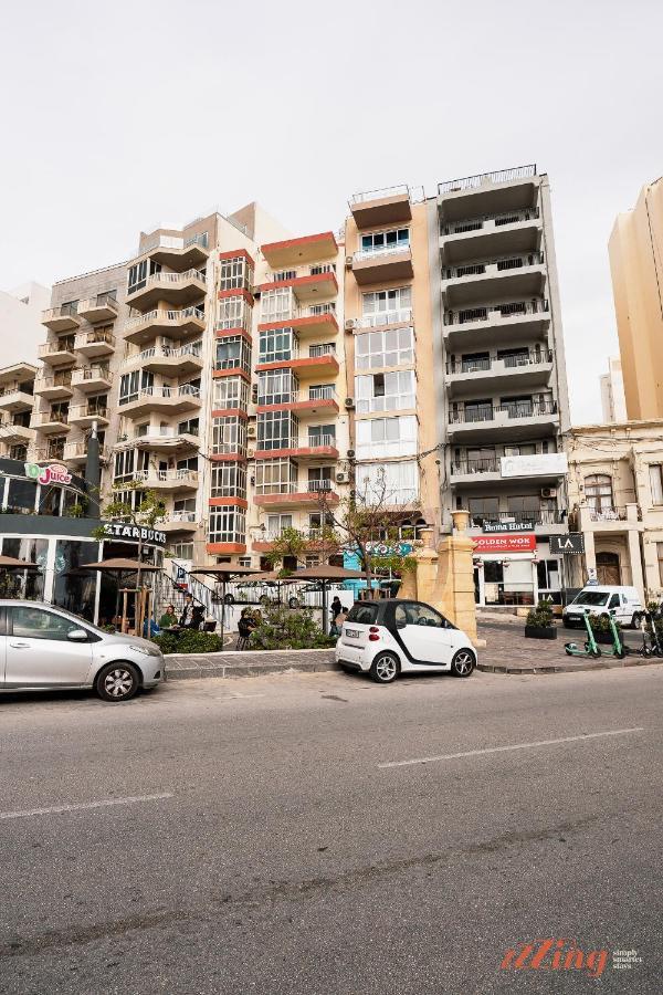 Scenic Seafront Duplex Apartment In Sliema Extérieur photo
