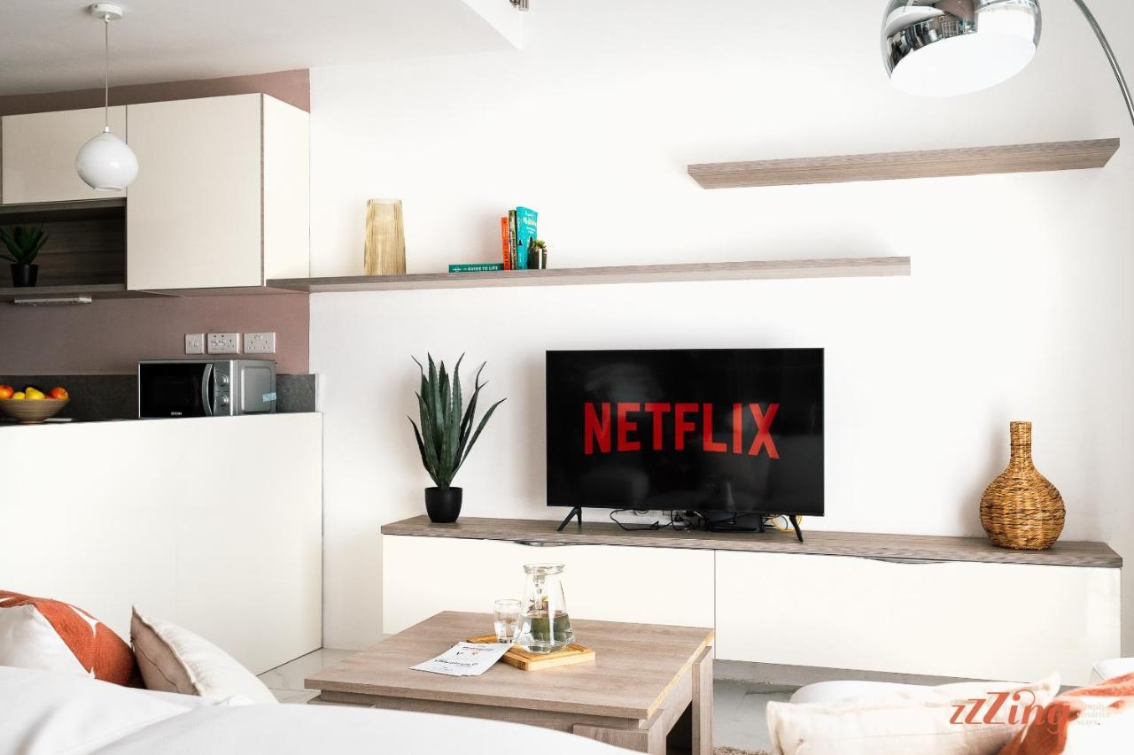 Scenic Seafront Duplex Apartment In Sliema Extérieur photo